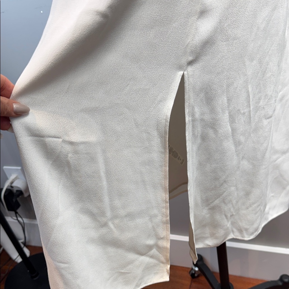 Aritzia Sunday Best Viola Midi Dress
Size: Large - Picture 4 of 9